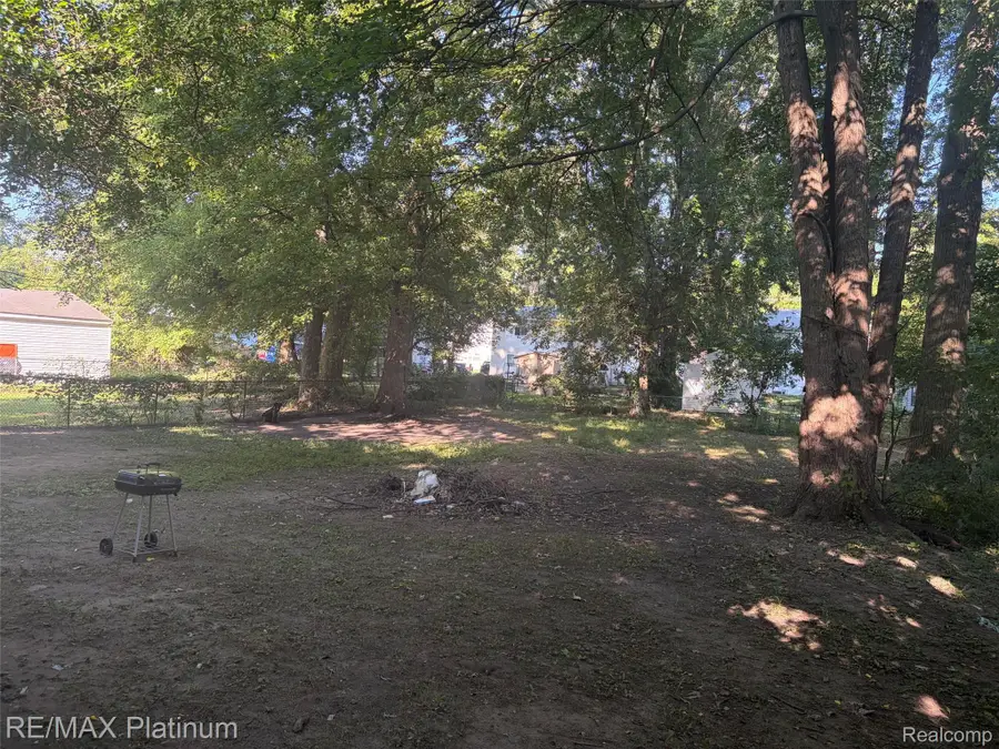 33312 Belding Court, Westland, MI 48186 - #3