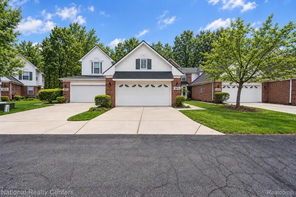 2674 Bass Wood Lane, Wixom, MI 48393
