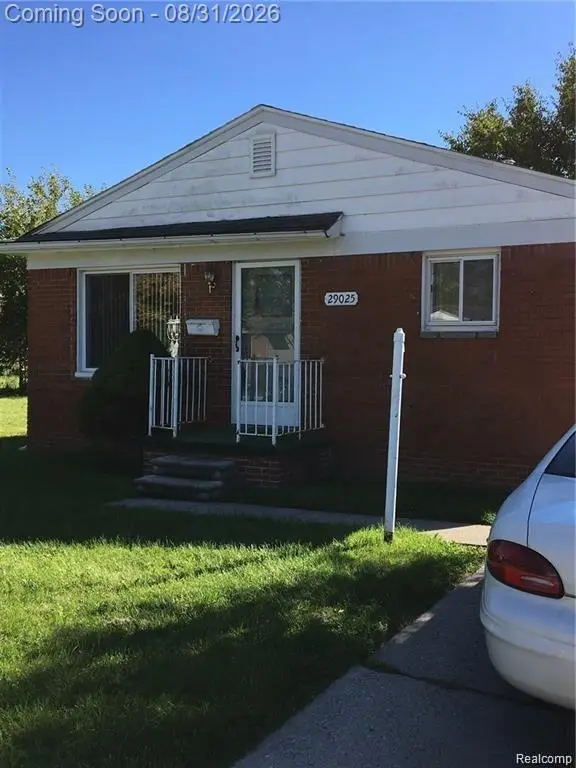 29025 Eton Street N, Westland, MI 48186