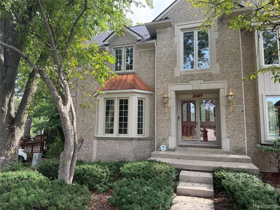 1594 Arbor Creek Drive, Rochester Hills, MI 48306 - #2