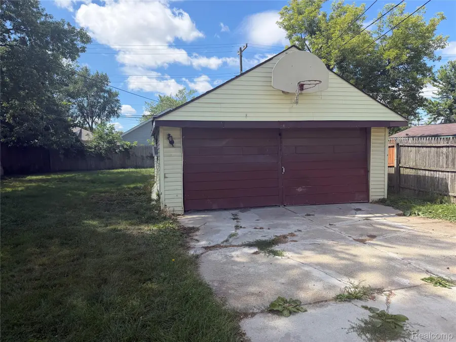 26721 Lehner Street, Roseville, MI 48066 - #3