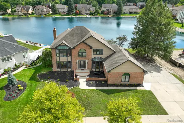 8828 Grace Street, ShelbyTwp, MI 48317