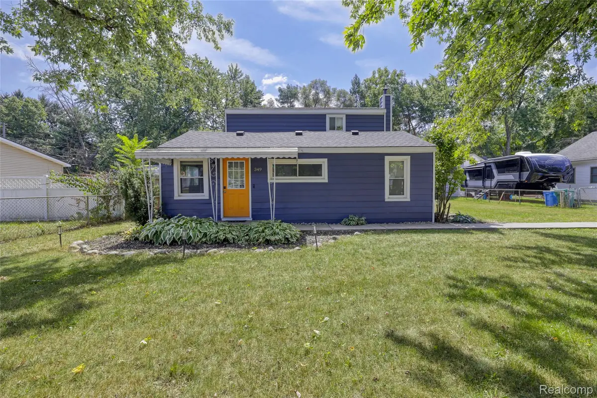 349 W Beechdale Street, Commerce Township, MI 48382 - #1