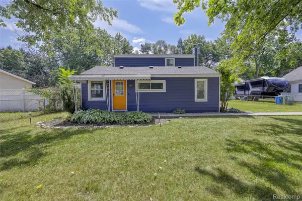 349 W Beechdale Street, CommerceTwp, MI 48382