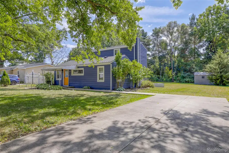 349 W Beechdale Street, Commerce Township, MI 48382 - #3