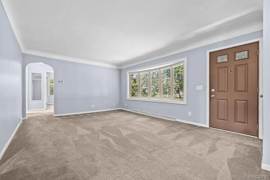 6235 Rowley Boulevard, Waterford, MI 48329 - #3