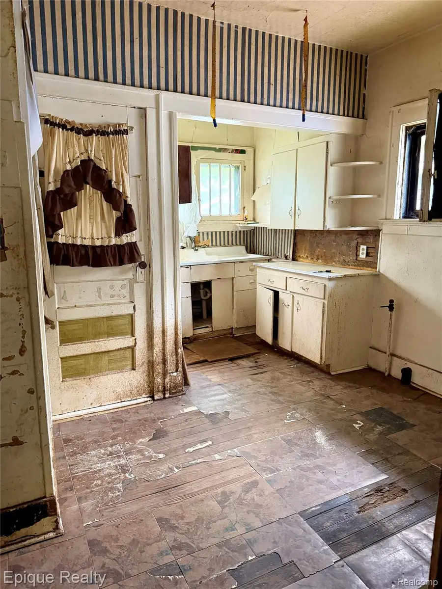 1705 Ohio Avenue, Flint, MI 48506 - #3
