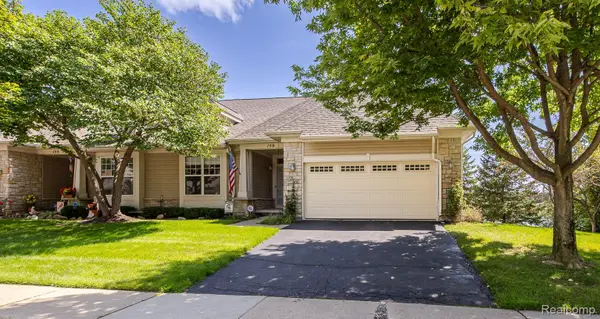 159 Stony Lake Drive, Oxford, MI 48371