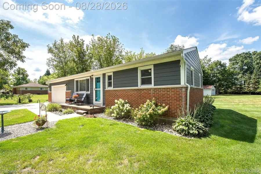 1810 Gray Road, Howell, MI 48843 - #2