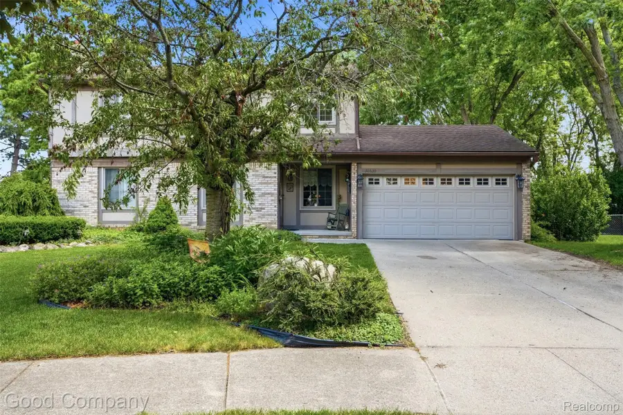 38630 Meeting House Lane, Livonia, MI 48154 - #3