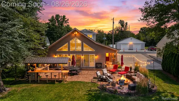 453 E Shore Drive, WhitmoreLake, MI 48189
