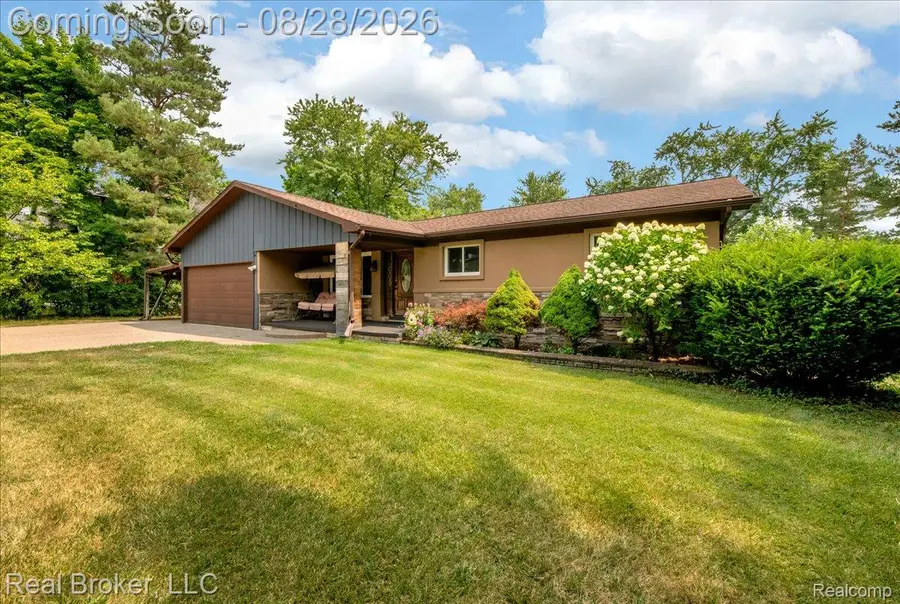 5214 Daniels Drive, Troy, MI 48098 - #2