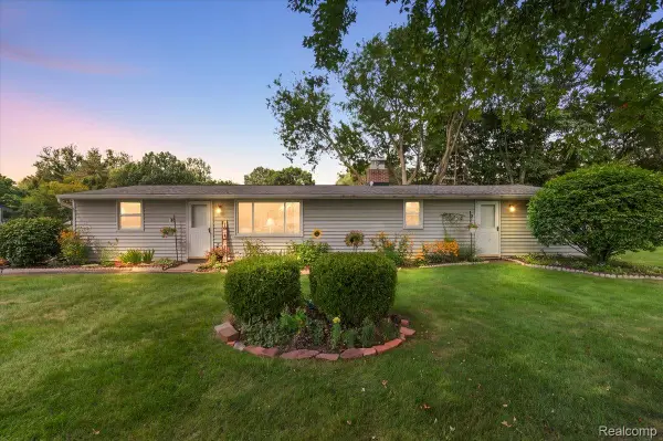 5011 Cecelia Ann Avenue, Clarkston, MI 48346