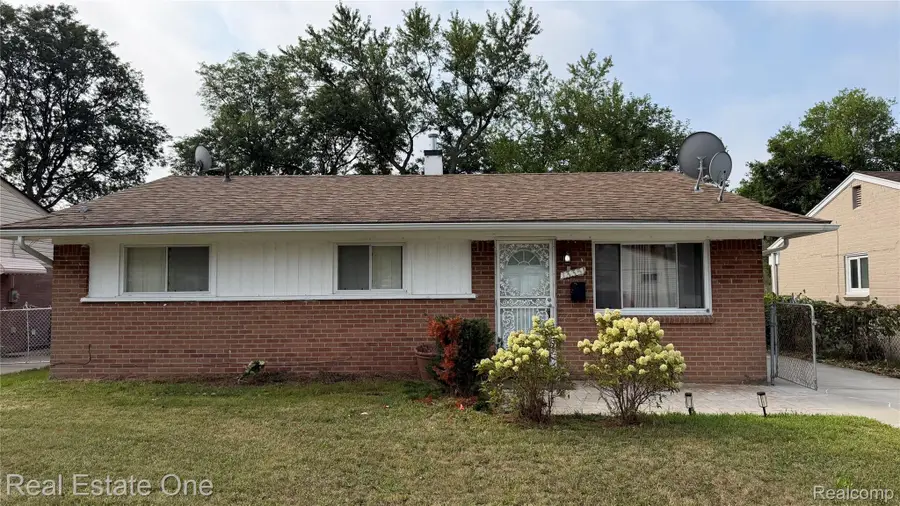 13351 Albany Street, Oak Park, MI 48237 - #2