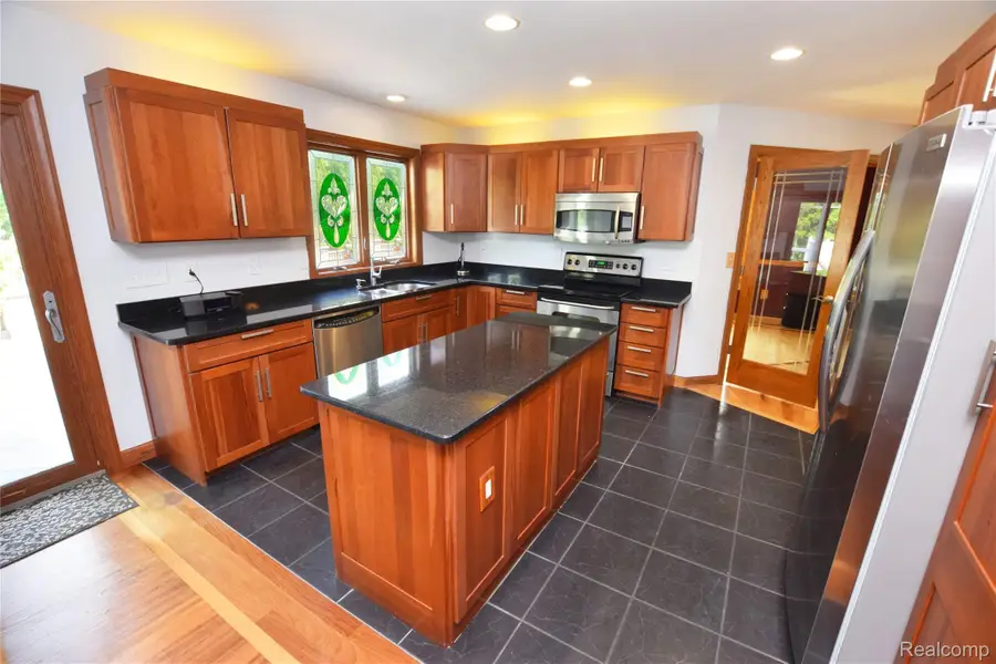 2182 Wiggins Road, Fenton, MI 48430 - #3