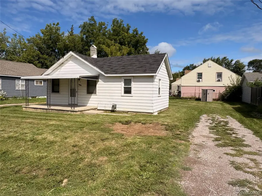1026 W Scottwood Avenue, Flint, MI 48507 - #2
