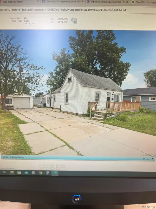 23409 Carlisle Avenue, HazelPark, MI 48030