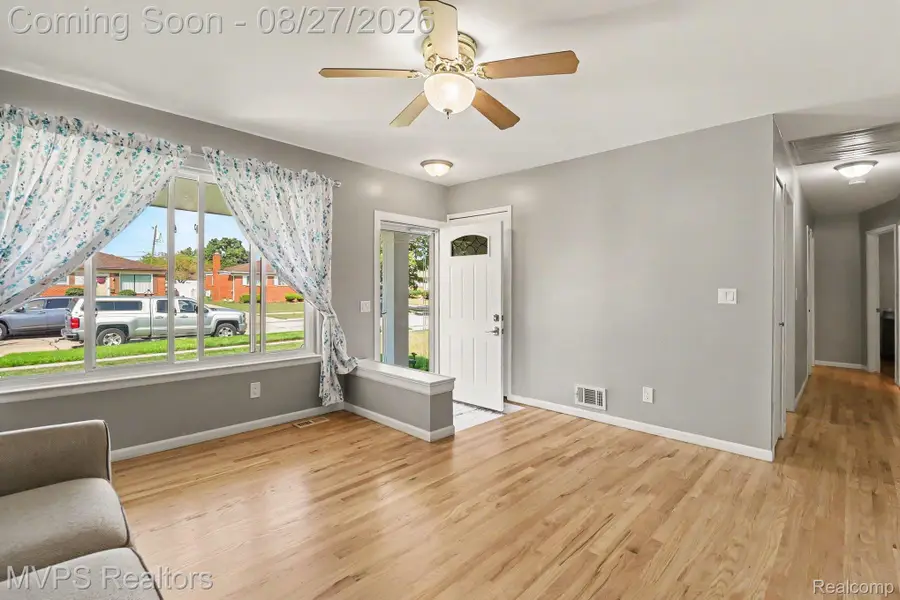 32358 Gloede Drive, Warren, MI 48088 - #2