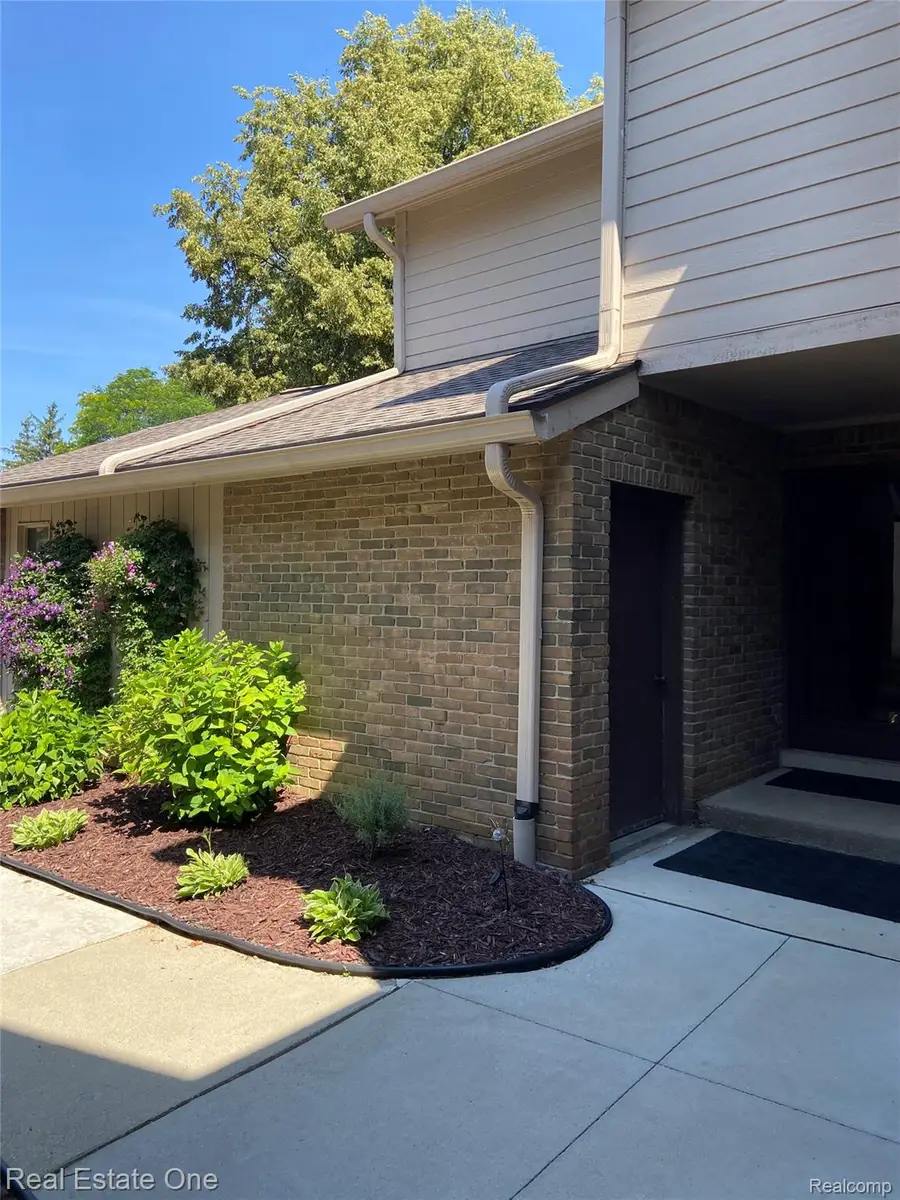 6463 Maple Hills Lane, Bloomfield, MI 48301 - #2
