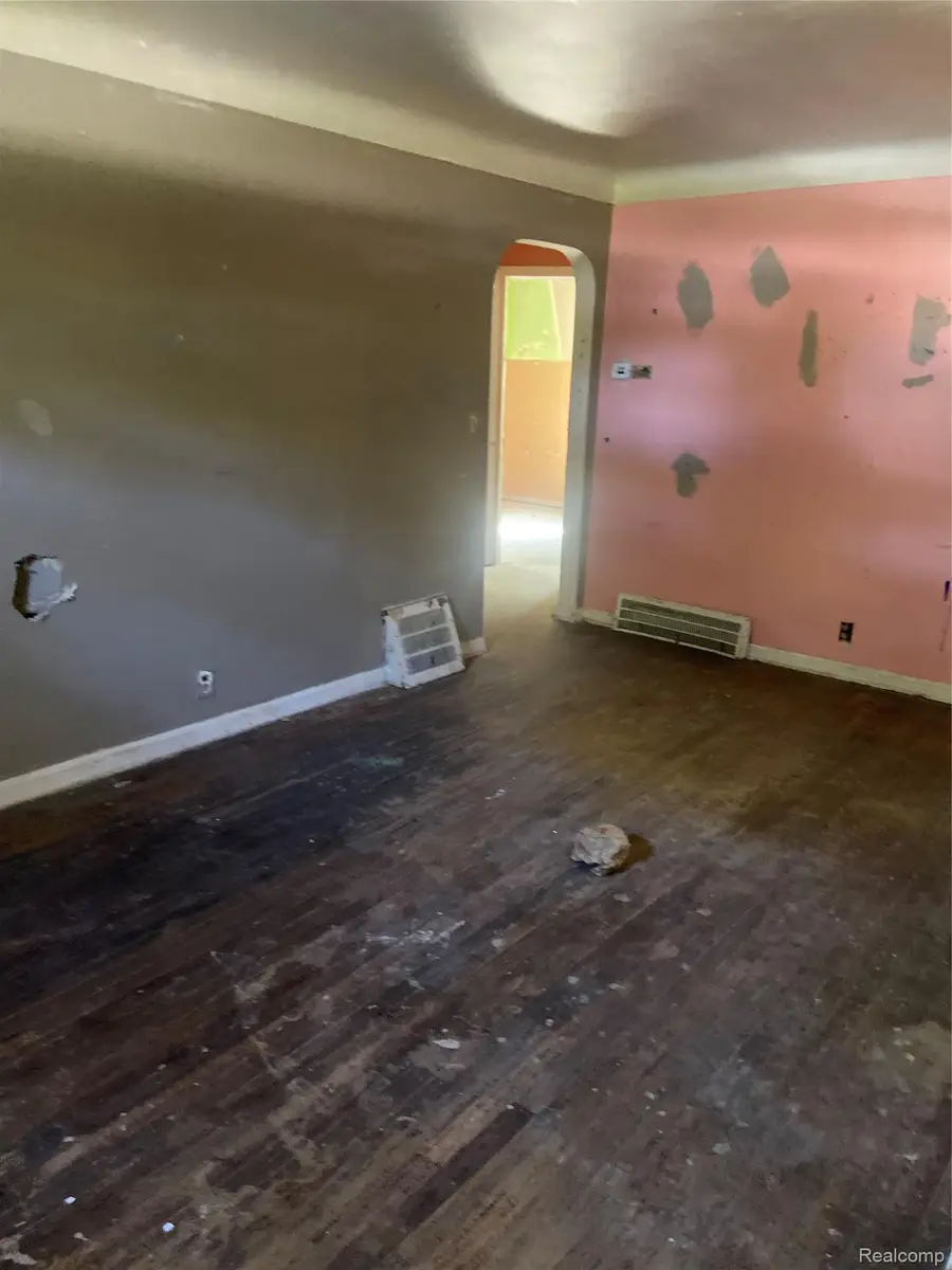650 Campbell Street, Flint, MI 48507 - #3