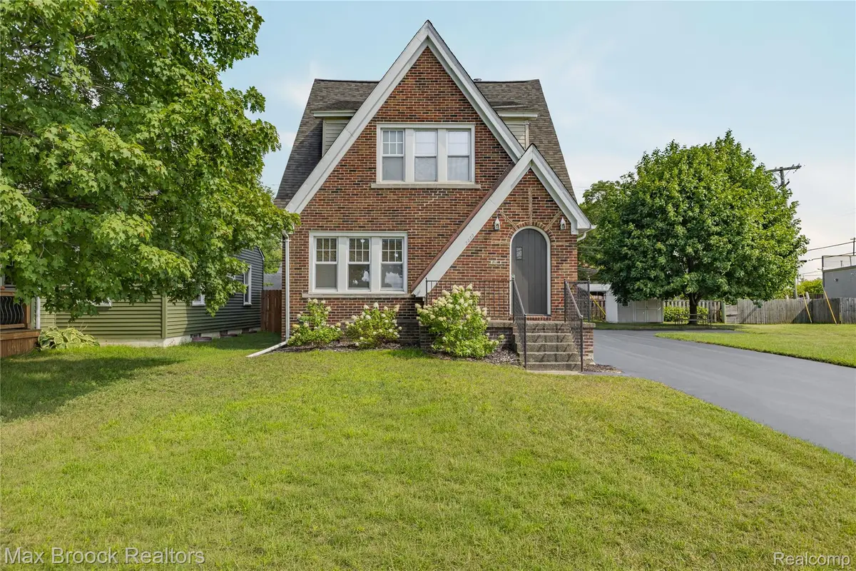 2222 Montroyal Avenue, Waterford, MI 48328 - #1