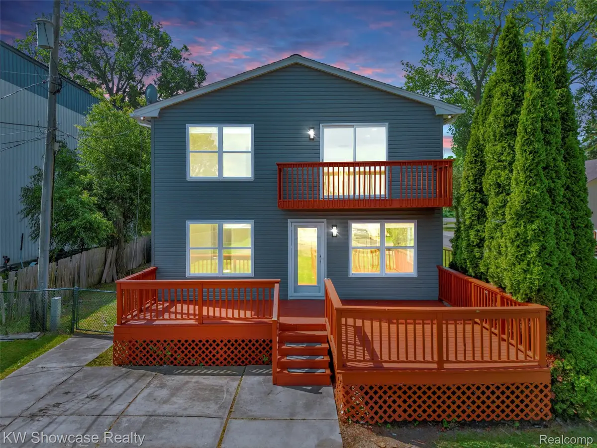 4392 Cass Elizabeth Road, Waterford, MI 48328 - #1