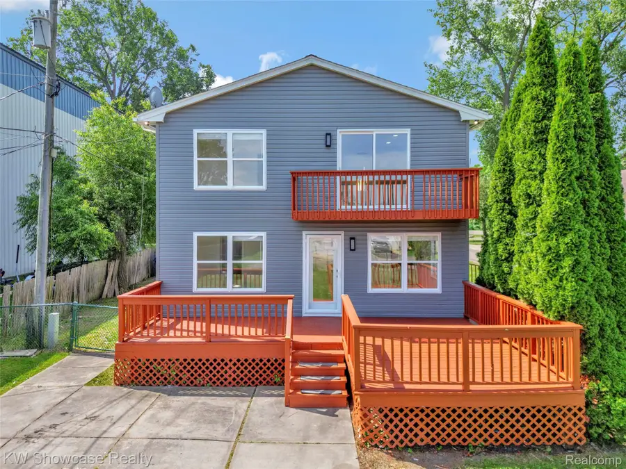 4392 Cass Elizabeth Road, Waterford, MI 48328 - #2