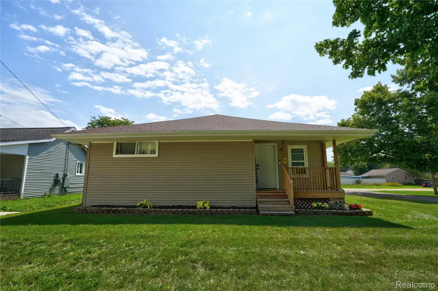 215 W Williams Street, Corunna, MI 48817 - #2