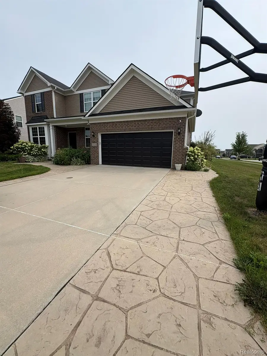 16308 Adelaide Drive, Macomb, MI 48044 - #2