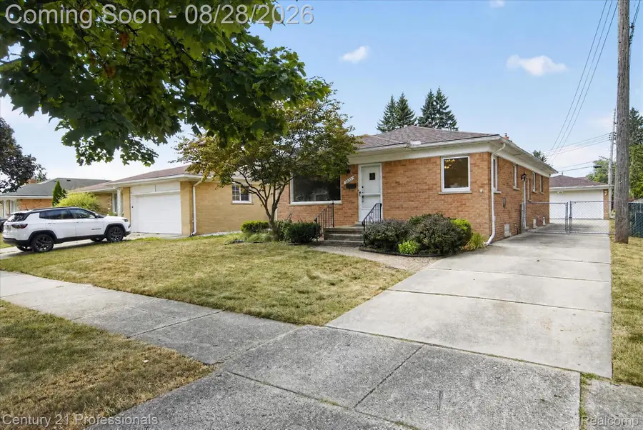 7523 Robindale Avenue, Dearborn Heights, MI 48127 - #3