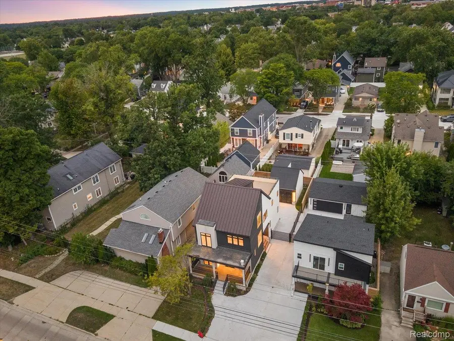 673 E 14 Mile Road, Birmingham, MI 48009 - #3