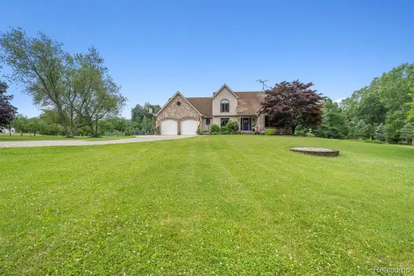 125 Olde Franklin Drive, Howell, MI 48855