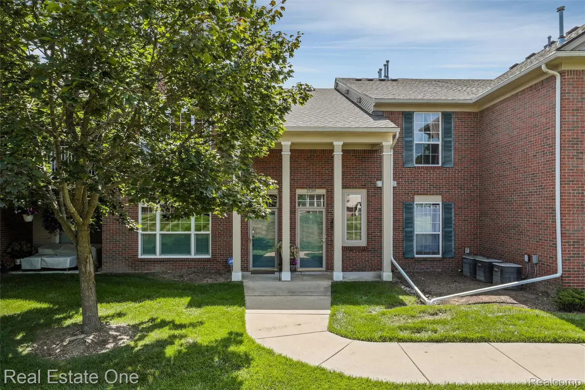 25209 Chesapeake Circle, Commerce, MI 48390 - #1