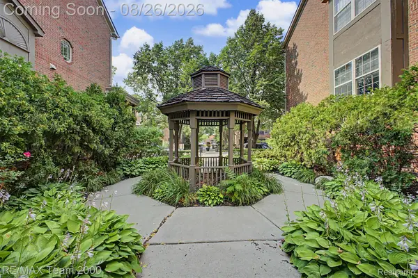 22137 W Village Drive, Dearborn, MI 48124