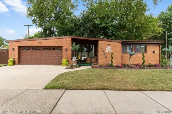 14400 Oak Park Boulevard, OakPark, MI 48237