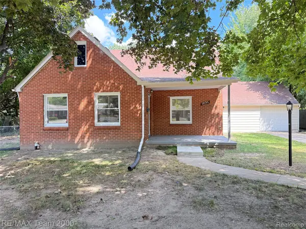 19135 Eastwood Drive, HarperWoods, MI 48225