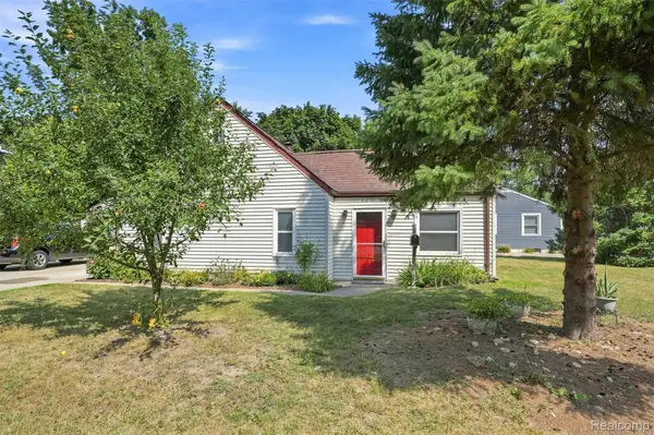 8251 Mcclellan Street, Utica, MI 48317