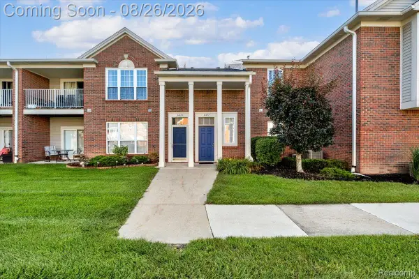 51677 Hale Lane #122, Chesterfield, MI 48051