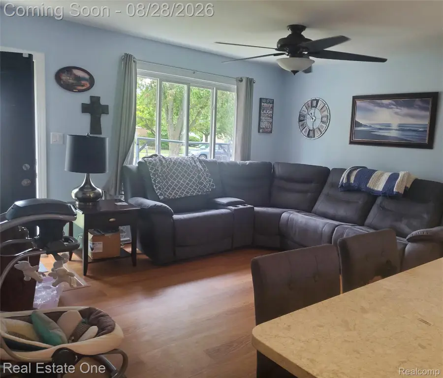 31054 Gardendale Drive, Warren, MI 48088 - #2