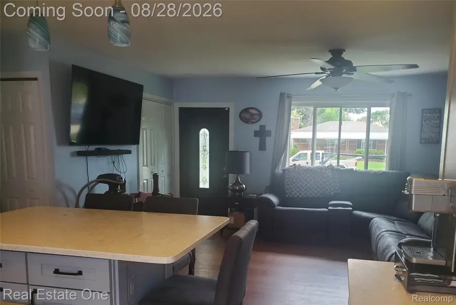 31054 Gardendale Drive, Warren, MI 48088 - #3
