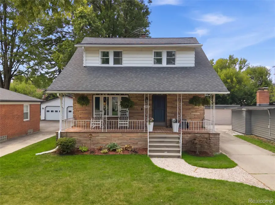 665 Harrington Street, Mount Clemens, MI 48043 - #3