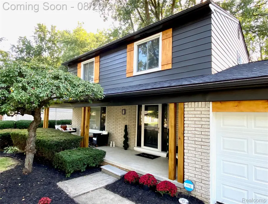 30675 Old Stream Street, Southfield, MI 48076 - #2