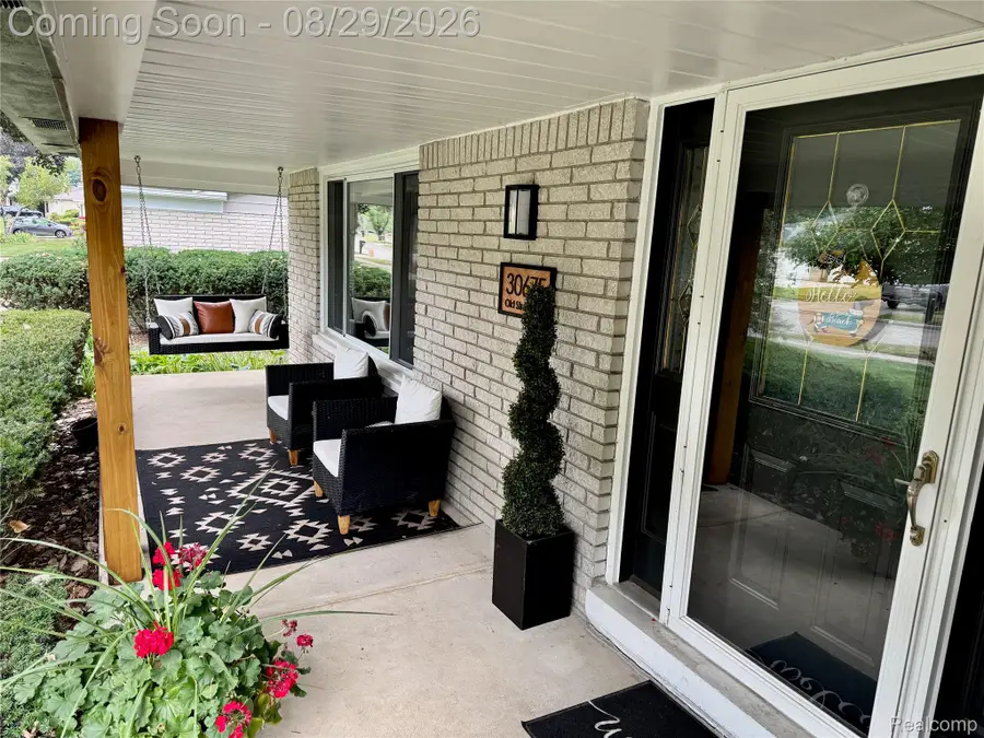 30675 Old Stream Street, Southfield, MI 48076 - #3