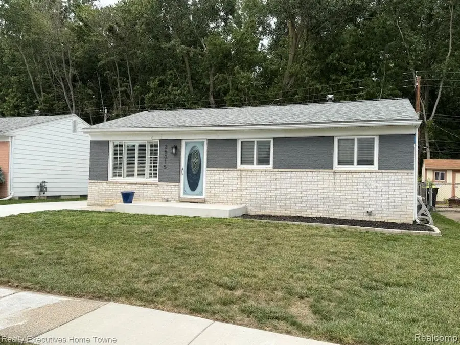 25015 Orchid Street, Harrison Township, MI 48045 - #2