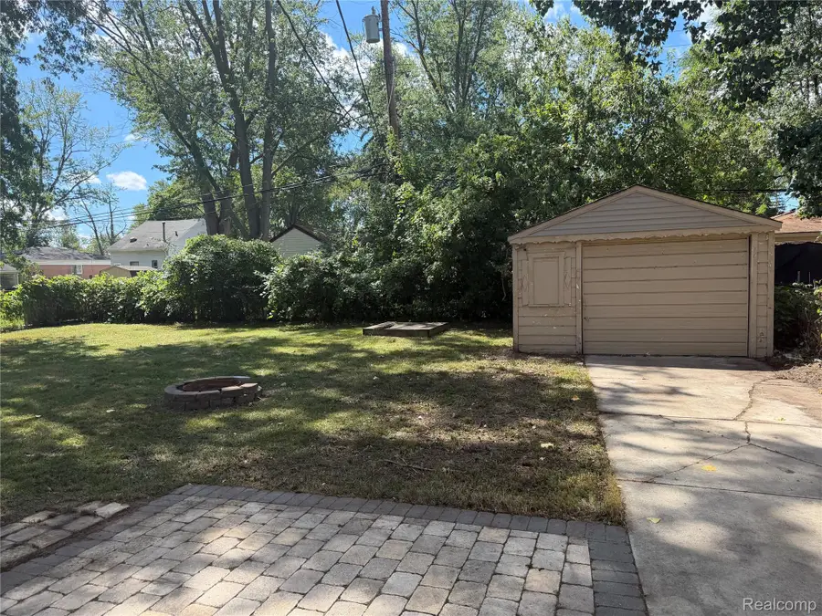 23843 Wellington Avenue, Warren, MI 48089 - #3