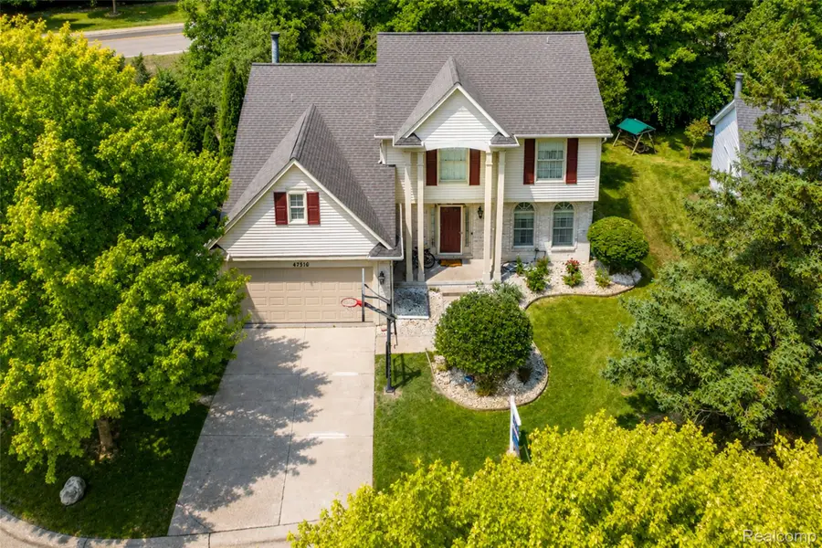 47370 Scarlet Drive N, Novi, MI 48374 - #3