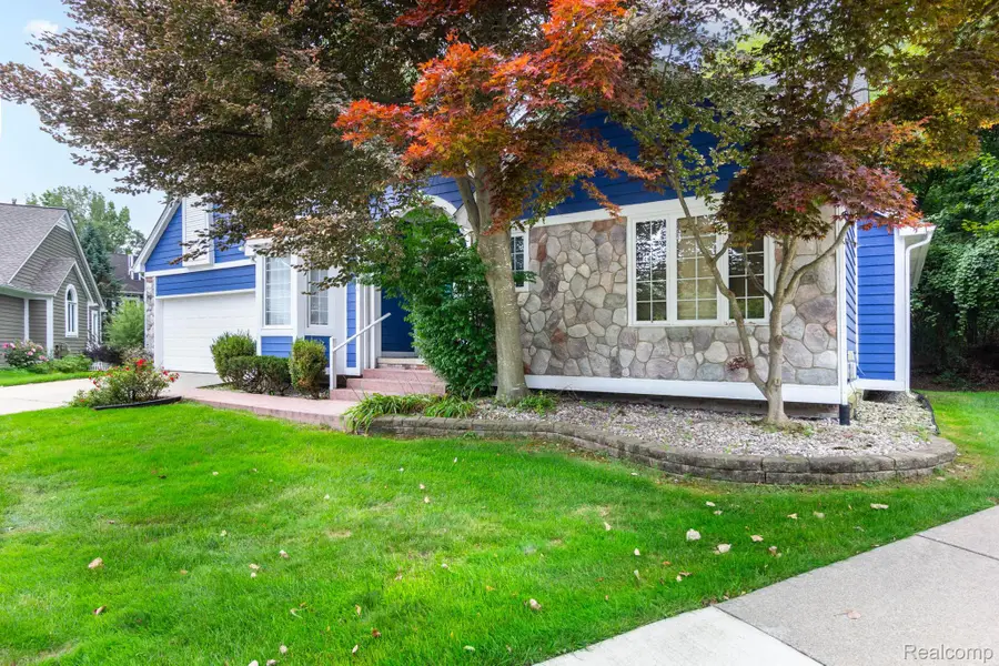 3387 Henley Court, Rochester Hills, MI 48309 - #2