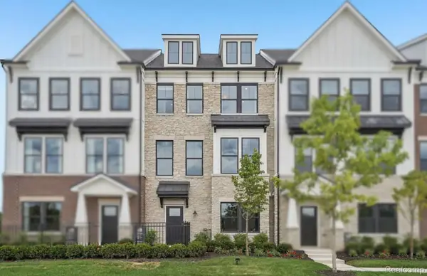 44020 Oakmont Drive, Plymouth, MI 48170