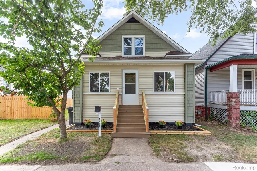 757 Orchard Street, Wyandotte, MI 48192 - #2