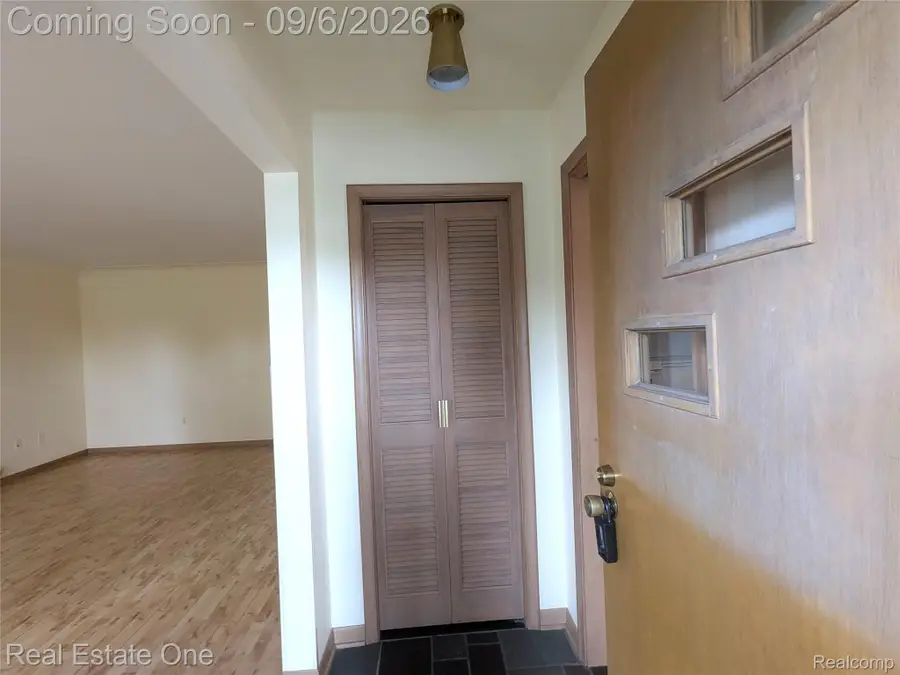16034 Hauss Avenue, Eastpointe, MI 48021 - #2